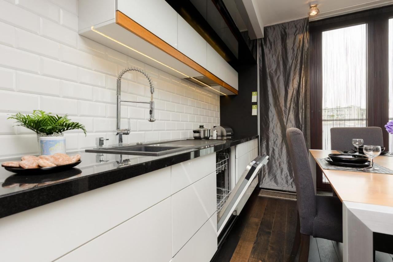 Warsaw Srodmiescie Riverside Three-Bedroom Apartment By Renters Extérieur photo
