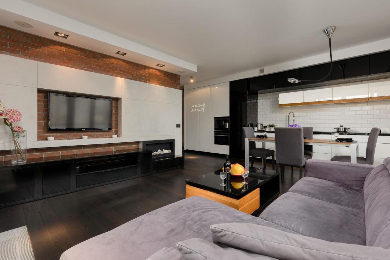 Warsaw Srodmiescie Riverside Three-Bedroom Apartment By Renters Extérieur photo