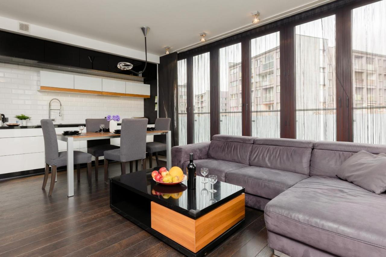 Warsaw Srodmiescie Riverside Three-Bedroom Apartment By Renters Extérieur photo