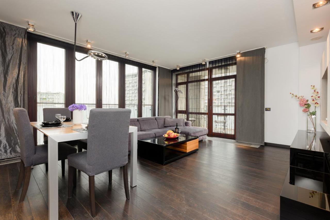 Warsaw Srodmiescie Riverside Three-Bedroom Apartment By Renters Extérieur photo