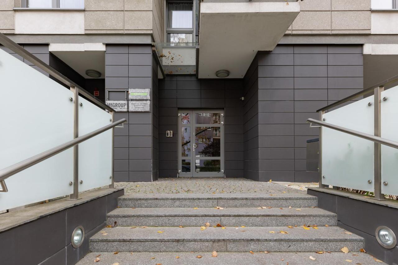 Warsaw Srodmiescie Riverside Three-Bedroom Apartment By Renters Extérieur photo